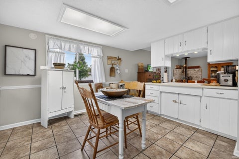 Tiny photo for 2023 W MAPLEWOOD Drive, Marion, IN 46952 (MLS # 202624718)