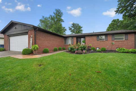 Photo of 2023 W MAPLEWOOD Drive, Marion, IN 46952 (MLS # 202624718)