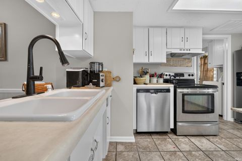 Tiny photo for 2023 W MAPLEWOOD Drive, Marion, IN 46952 (MLS # 202624718)