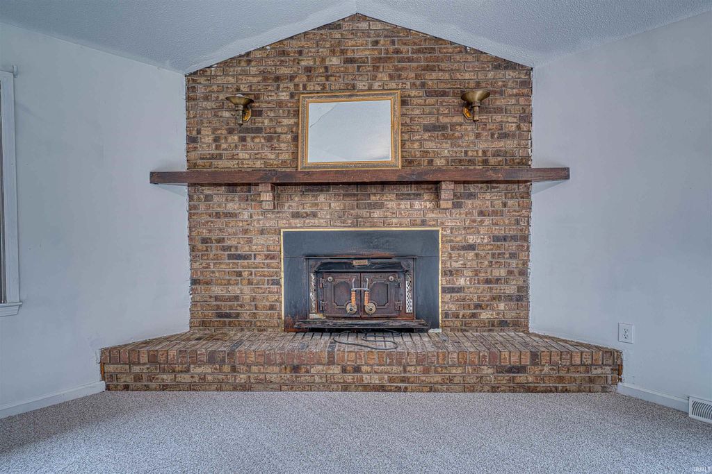 Photo of 8224 E Heritage Drive, Evansville, IN 47711 (MLS # 202548487)