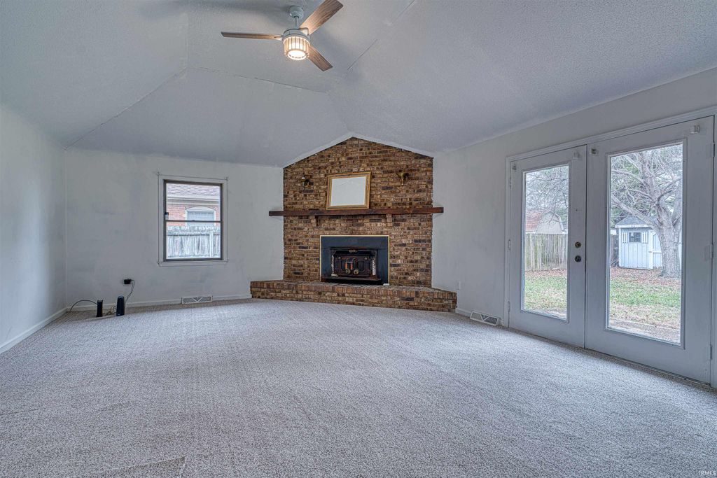 Photo of 8224 E Heritage Drive, Evansville, IN 47711 (MLS # 202548487)