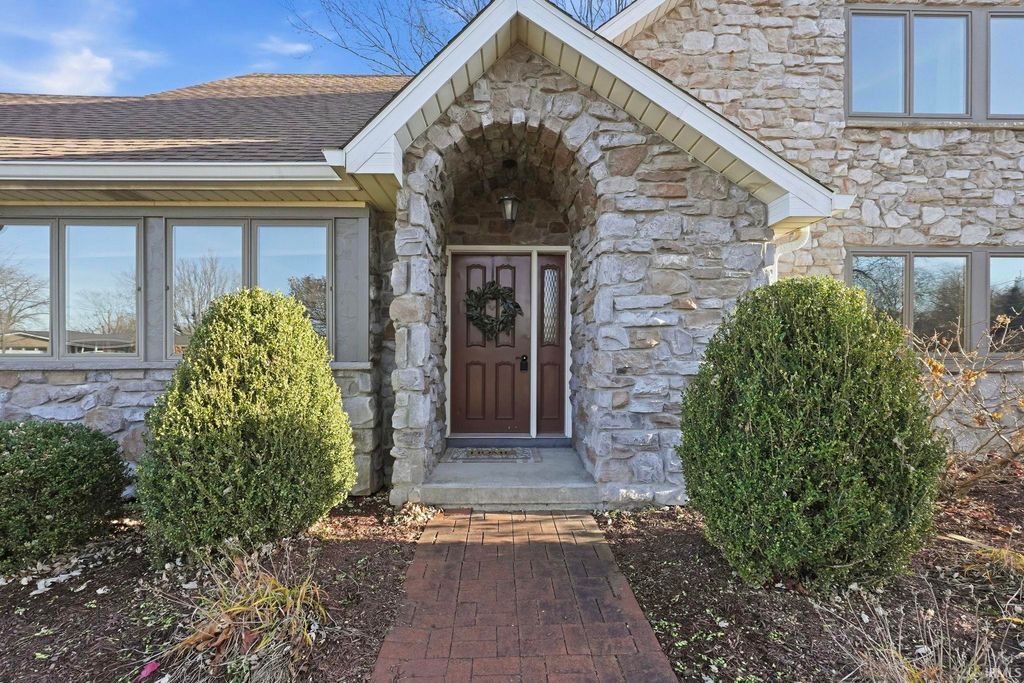 Photo of 3881 W 558 N, Huntington, IN 46750 (MLS # 202545751)