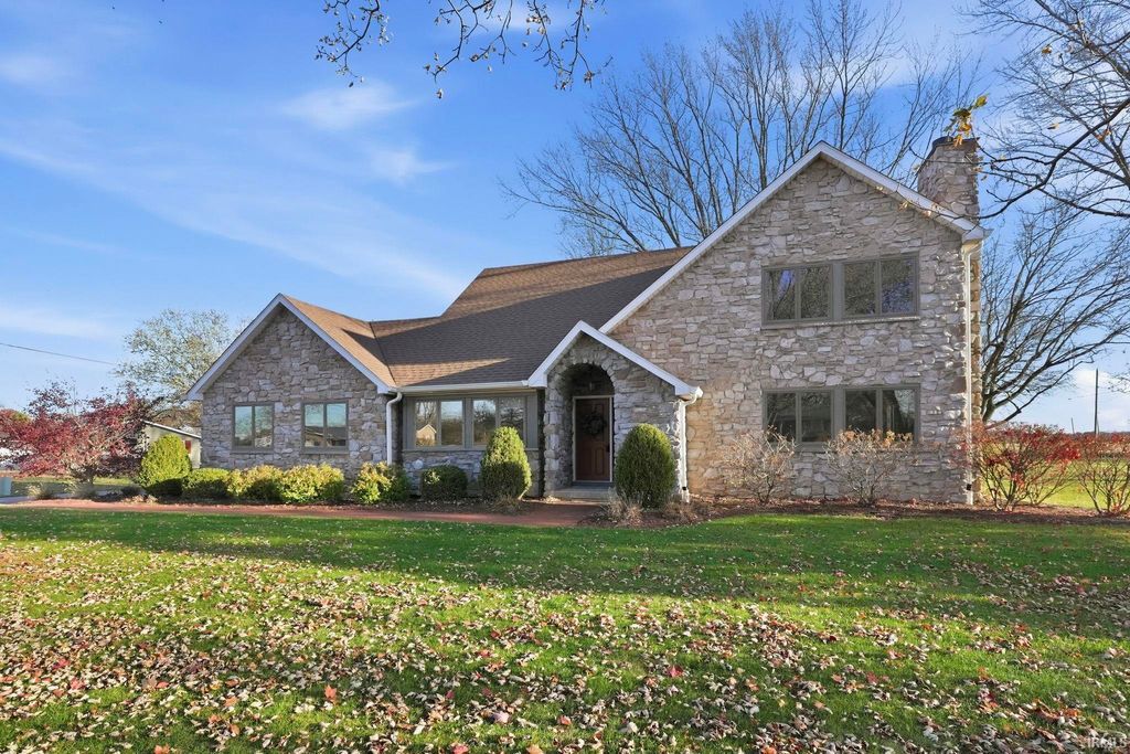 Photo of 3881 W 558 N, Huntington, IN 46750 (MLS # 202545751)