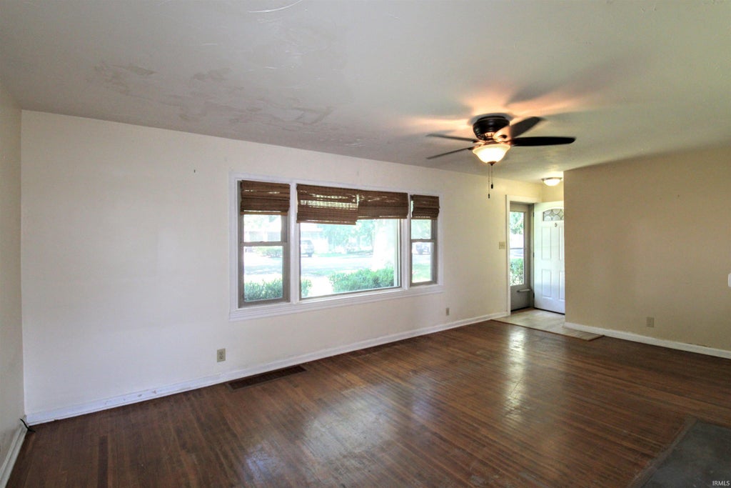 Photo of 801 Burlington Avenue, Frankfort, IN 46041 (MLS # 202629320)