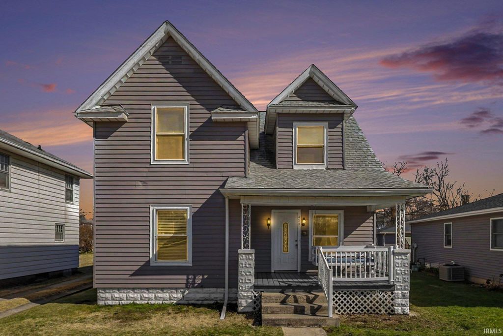 Photo of 433 Park Avenue, Mishawaka, IN 46545 (MLS # 202609219)