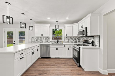 Tiny photo for 1305 N Greenbriar Road, Muncie, IN 47304 (MLS # 202638028)