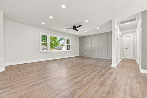 Tiny photo for 1305 N Greenbriar Road, Muncie, IN 47304 (MLS # 202638028)