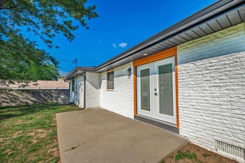 Tiny photo for 1305 N Greenbriar Road, Muncie, IN 47304 (MLS # 202638028)