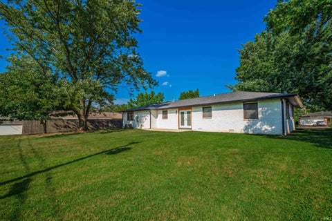 Tiny photo for 1305 N Greenbriar Road, Muncie, IN 47304 (MLS # 202638028)