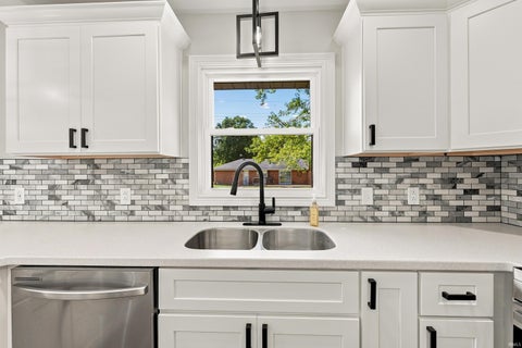Tiny photo for 1305 N Greenbriar Road, Muncie, IN 47304 (MLS # 202638028)