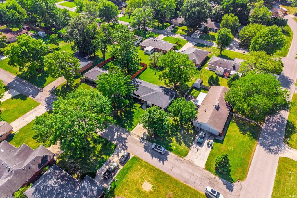 Photo of 1305 N Greenbriar Road, Muncie, IN 47304 (MLS # 202638028)