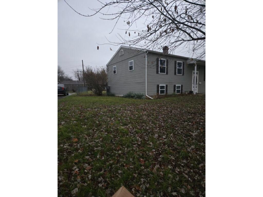 Photo of 1017 E Sherman Street, Marion, IN 46952 (MLS # 202547054)