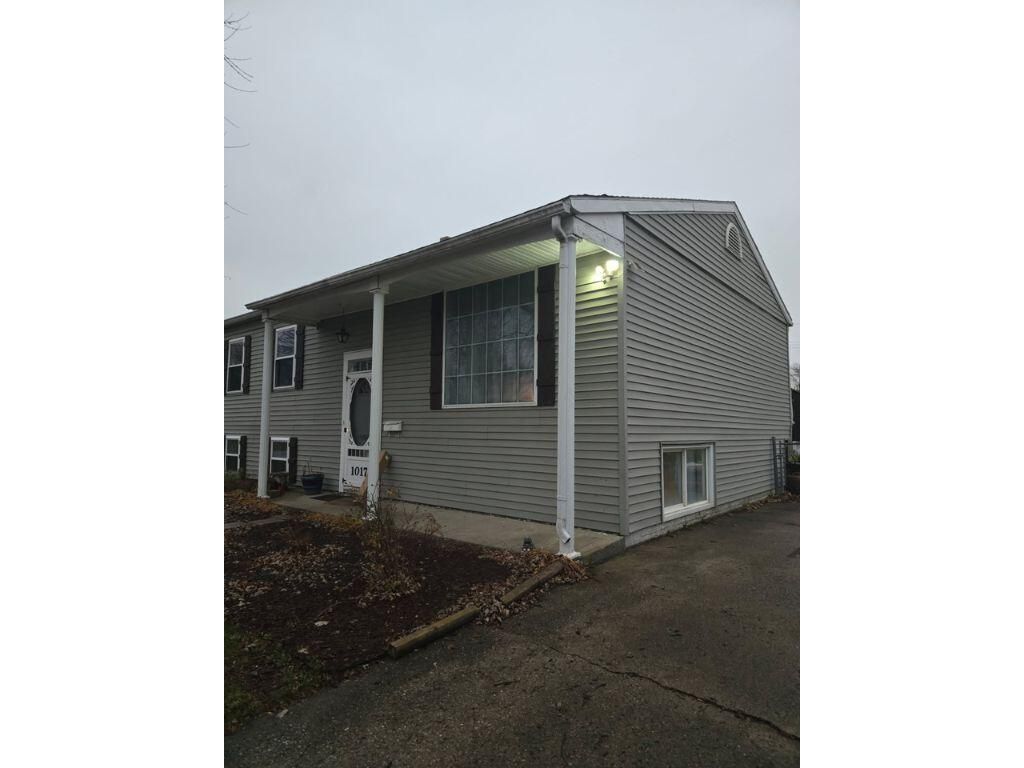 Photo of 1017 E Sherman Street, Marion, IN 46952 (MLS # 202547054)