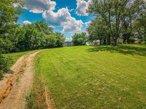 Tiny photo for 2311 Lashbrook Road, Boonville, IN 47601 (MLS # 202625795)