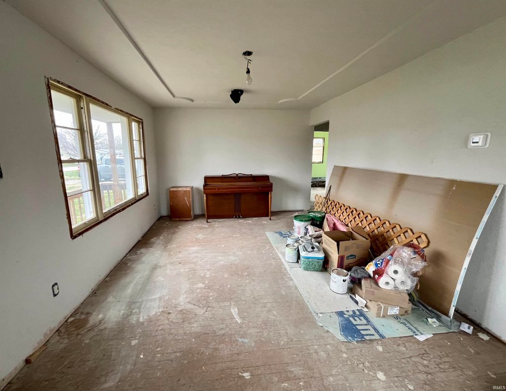 Photo of 427 E South E Street, Gas City, IN 46933 (MLS # 202608945)