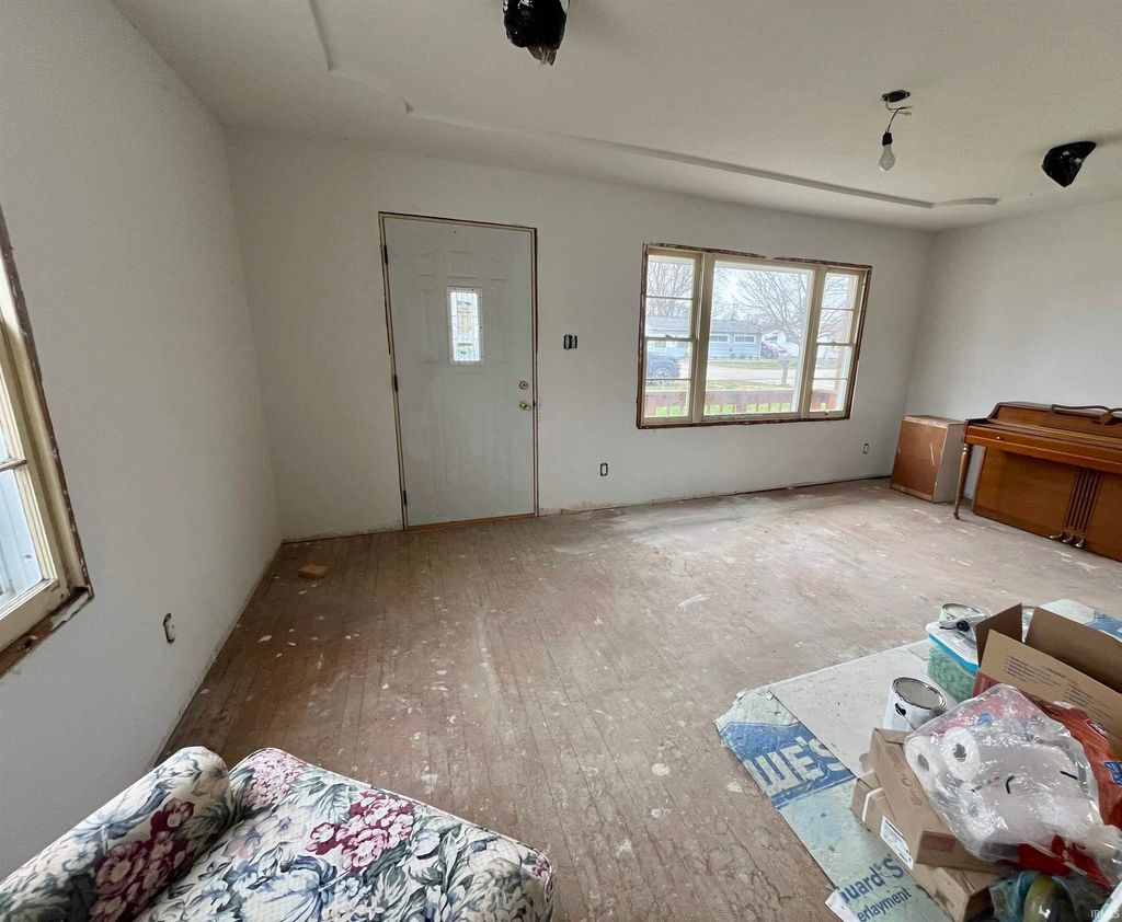 Photo of 427 E South E Street, Gas City, IN 46933 (MLS # 202608945)