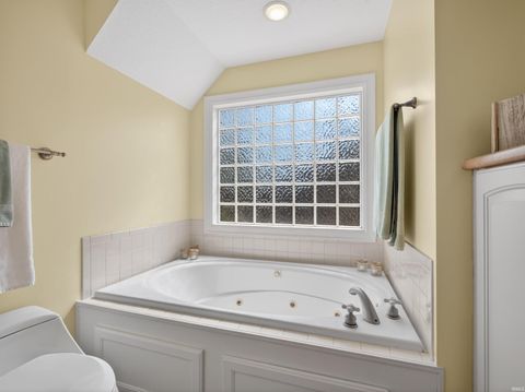 Tiny photo for 8099 E Rosella Street, Syracuse, IN 46567 (MLS # 202615716)