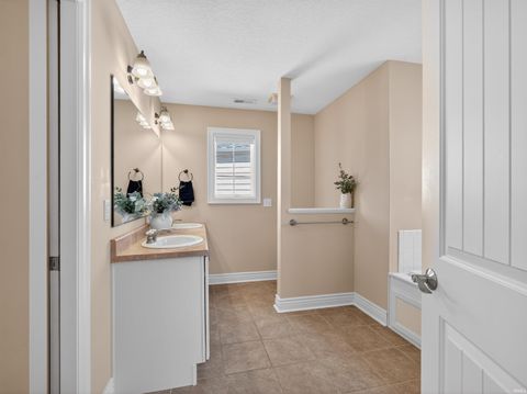 Tiny photo for 8099 E Rosella Street, Syracuse, IN 46567 (MLS # 202615716)