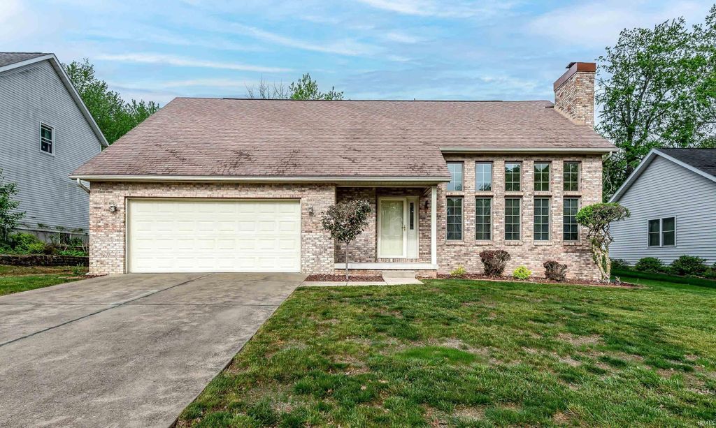 Photo of 3832 S Laura Way, Bloomington, IN 47401 (MLS # 202613661)