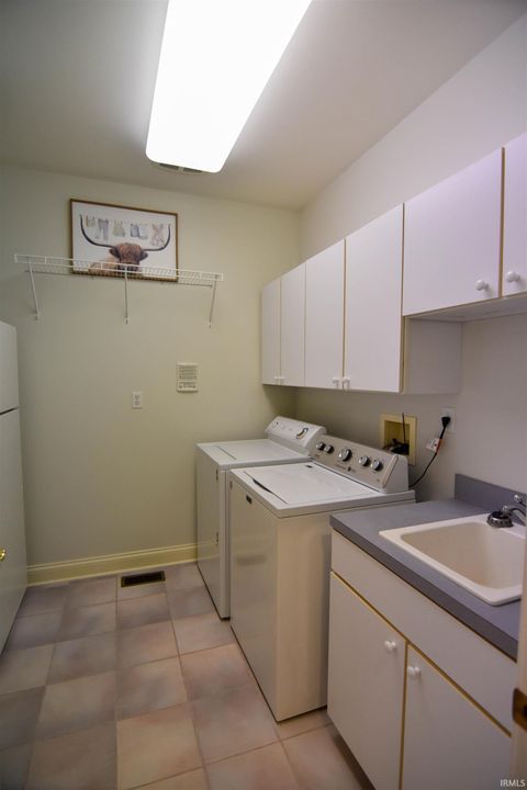 Tiny photo for 331 Mount Ashley Road, Evansville, IN 47711 (MLS # 202612155)