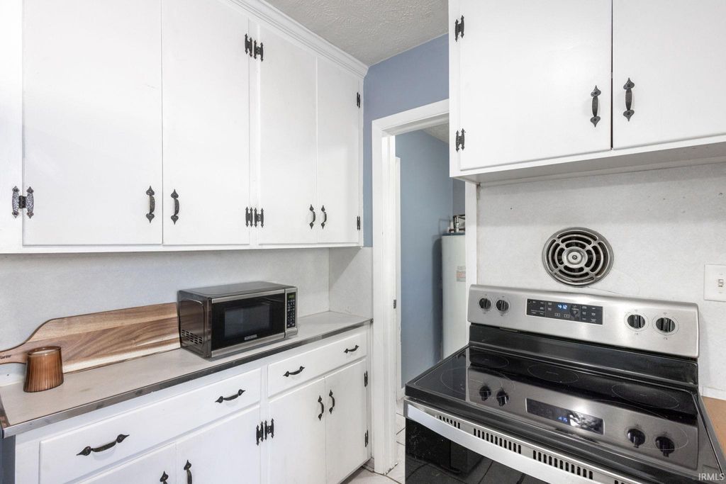 Photo of 804 E Bristol Street, Elkhart, IN 46514 (MLS # 202544649)