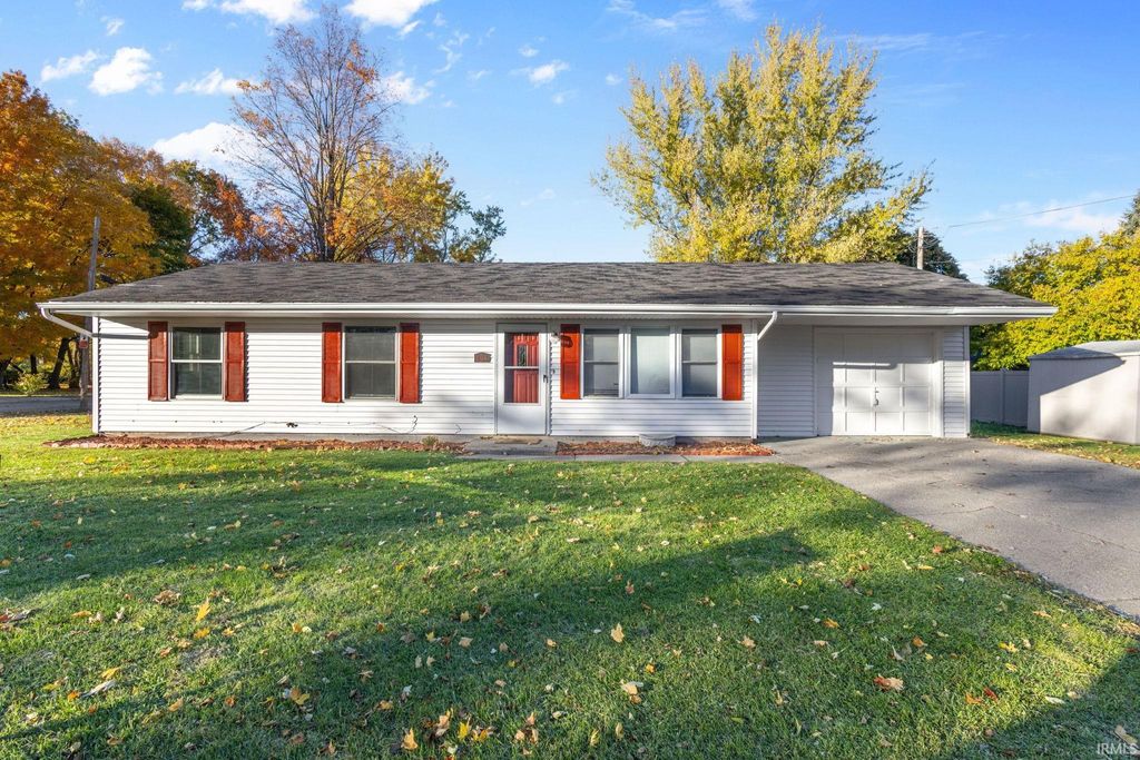 Photo of 804 E Bristol Street, Elkhart, IN 46514 (MLS # 202544649)