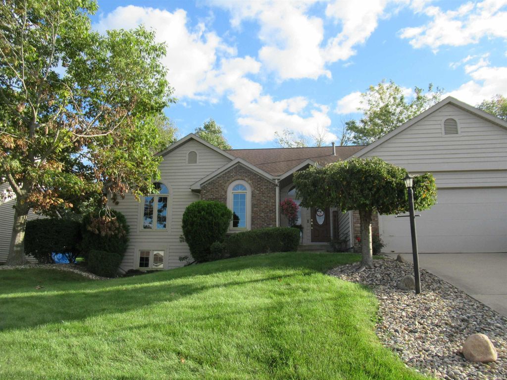 Photo of 9823 Valley Vista Place, Fort Wayne, IN 46804 (MLS # 202619890)