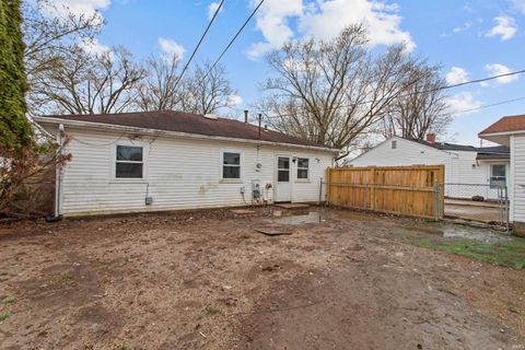 Tiny photo for 1616 Columbus Boulevard, Kokomo, IN 46901 (MLS # 202546607)