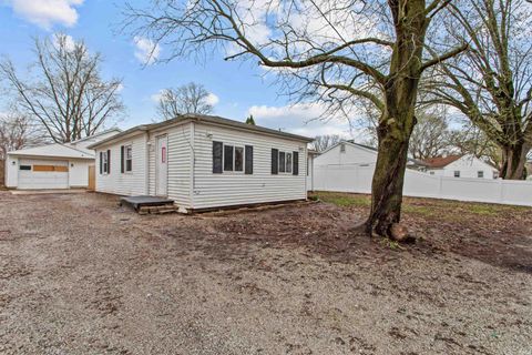 Tiny photo for 1616 Columbus Boulevard, Kokomo, IN 46901 (MLS # 202546607)