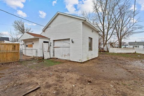 Tiny photo for 1616 Columbus Boulevard, Kokomo, IN 46901 (MLS # 202546607)