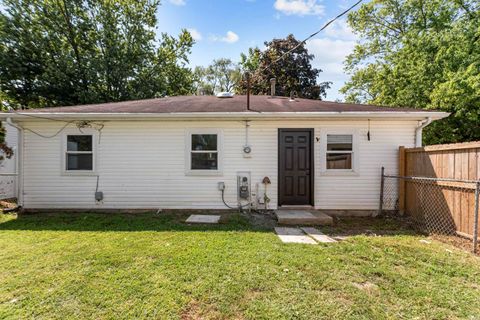 Tiny photo for 1616 Columbus Boulevard, Kokomo, IN 46901 (MLS # 202546607)
