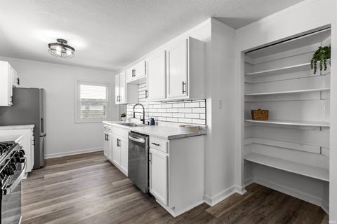 Tiny photo for 1616 Columbus Boulevard, Kokomo, IN 46901 (MLS # 202546607)