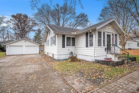 Photo of 1537 Moyer Avenue, Elkhart, IN 46516 (MLS # 202547051)