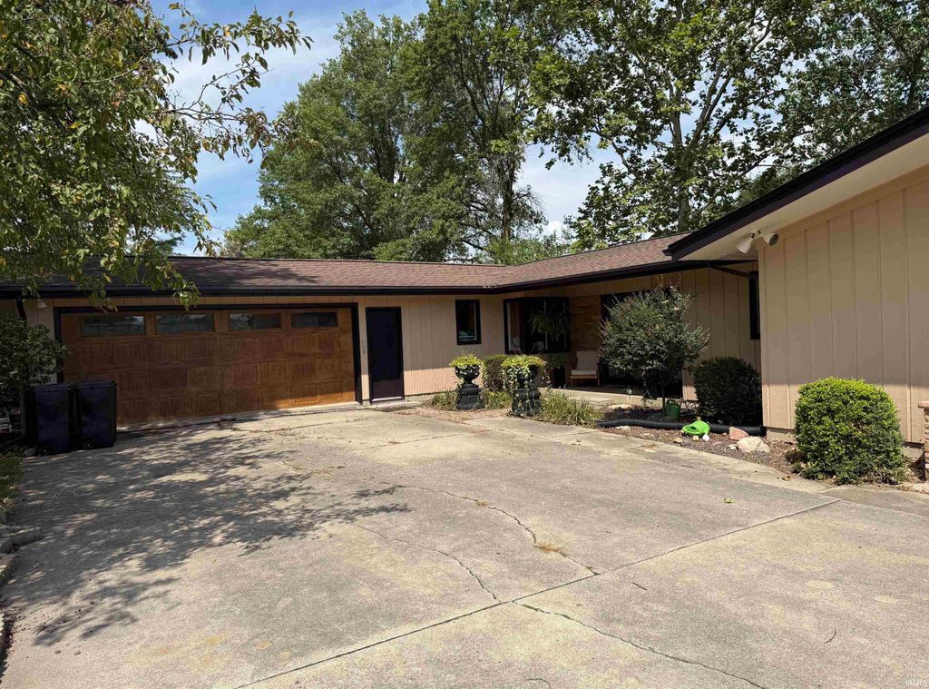 Photo of 1105 W Clark Street, Berne, IN 46711 (MLS # 202547568)