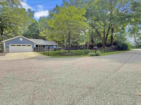 Tiny photo for 208 Wildwood Court, Lafayette, IN 47905 (MLS # 202636564)