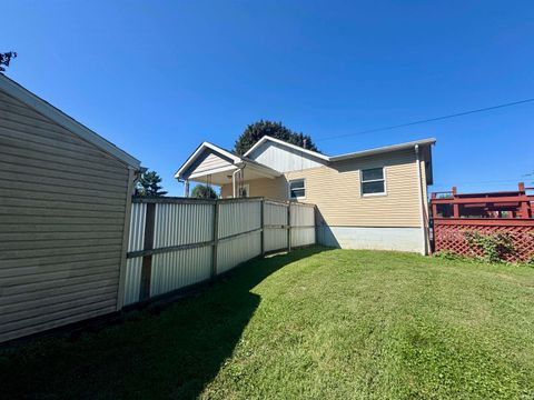 Tiny photo for 304 Van Buren Avenue, Peru, IN 46970 (MLS # 202532888)