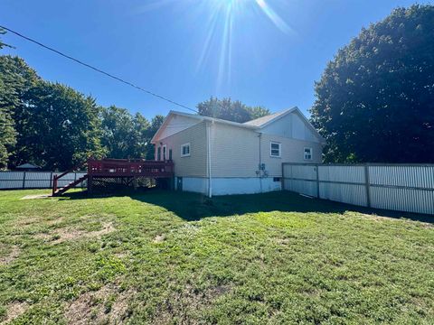 Tiny photo for 304 Van Buren Avenue, Peru, IN 46970 (MLS # 202532888)