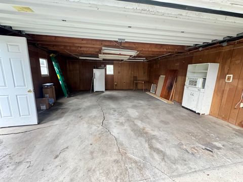 Tiny photo for 304 Van Buren Avenue, Peru, IN 46970 (MLS # 202532888)