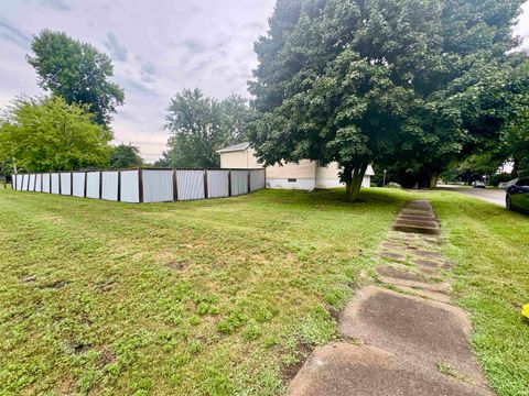 Tiny photo for 304 Van Buren Avenue, Peru, IN 46970 (MLS # 202532888)