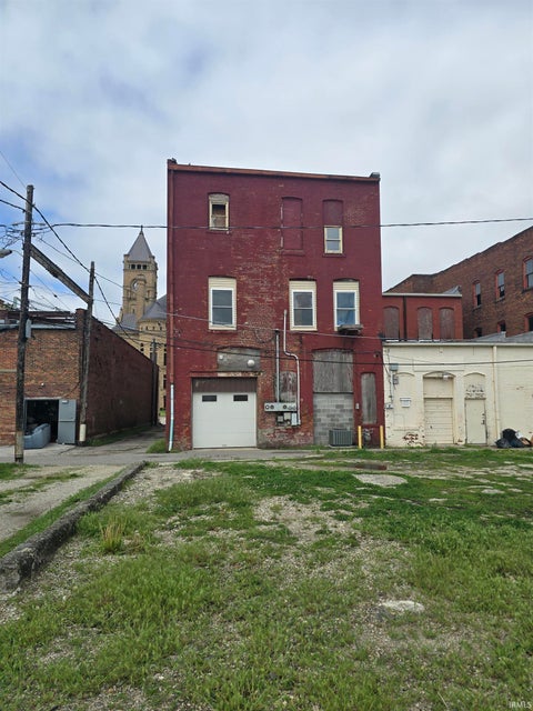 Tiny photo for 112 N Jefferson Street, Hartford City, IN 47348 (MLS # 202624784)