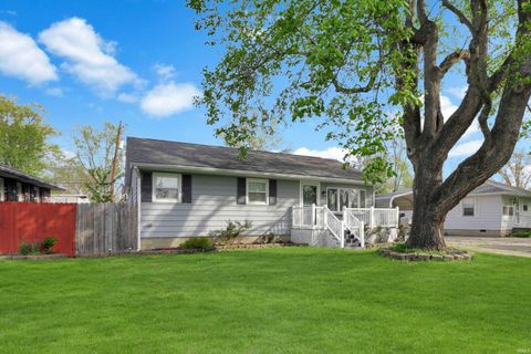 Photo of 2416 Helmuth Avenue, Evansville, IN 47714 (MLS # 202612941)