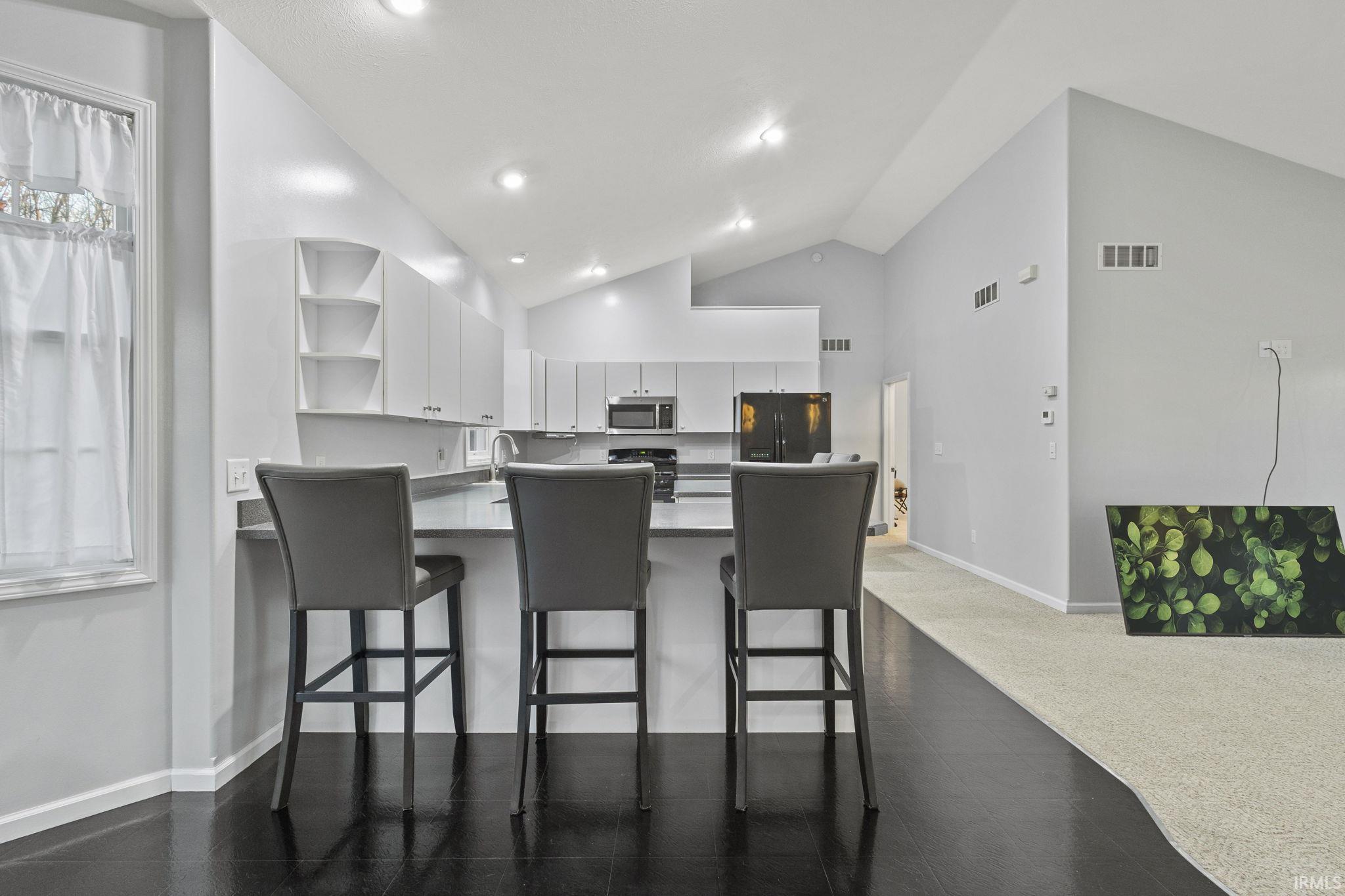 Elkhart, Indiana 46514, United States, 3 Bedrooms Bedrooms, ,3 BathroomsBathrooms,Residential,Active,31588