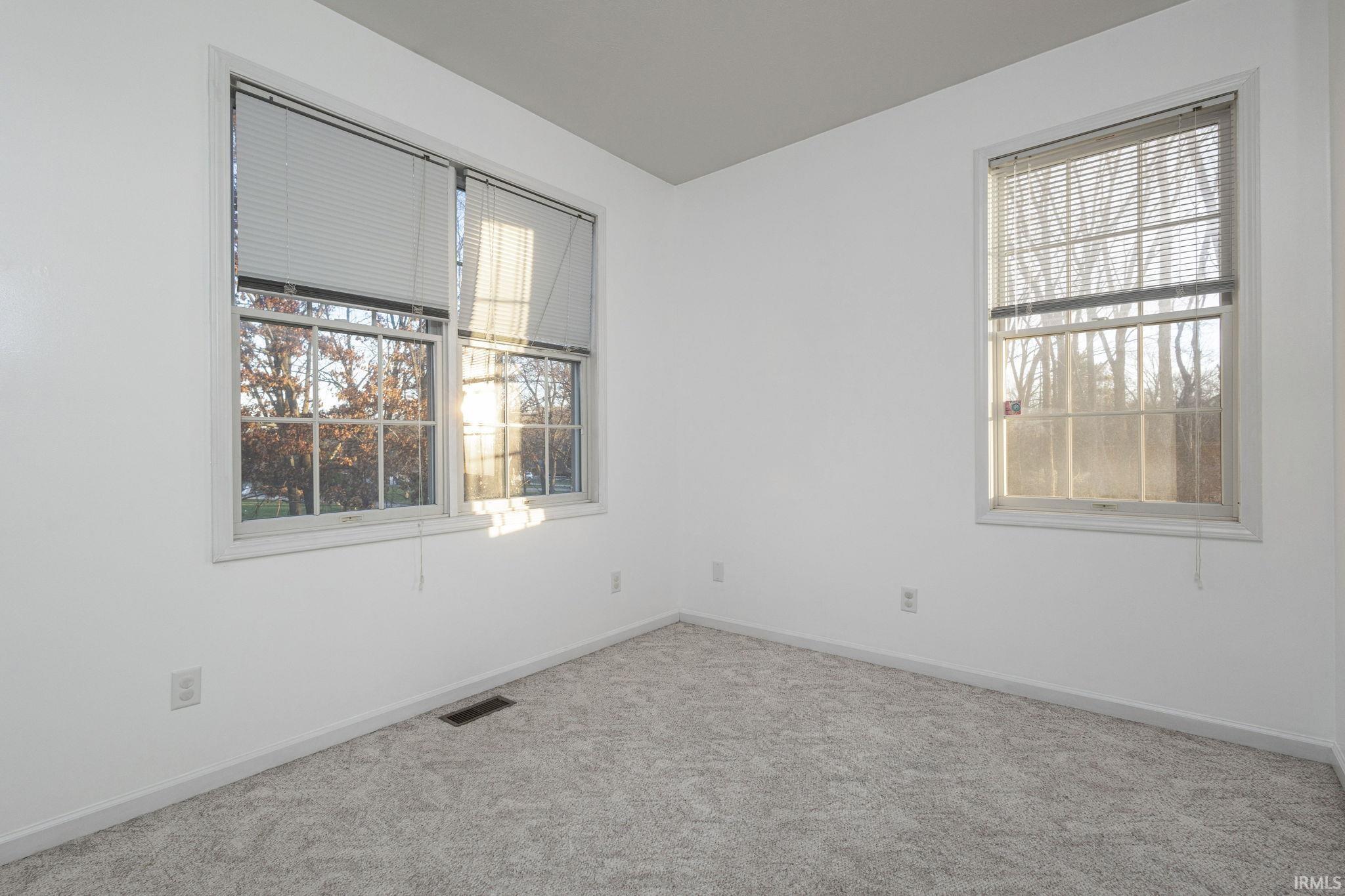 Elkhart, Indiana 46514, United States, 3 Bedrooms Bedrooms, ,3 BathroomsBathrooms,Residential,Active,31588