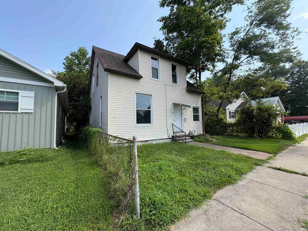 Photo of 712 Taylor Avenue, Evansville, IN 47713 (MLS # 202633063)