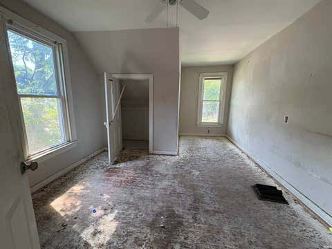 Tiny photo for 712 Taylor Avenue, Evansville, IN 47713 (MLS # 202633063)