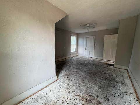 Tiny photo for 712 Taylor Avenue, Evansville, IN 47713 (MLS # 202633063)