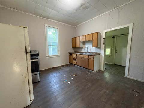 Tiny photo for 712 Taylor Avenue, Evansville, IN 47713 (MLS # 202633063)
