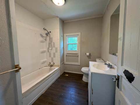 Tiny photo for 712 Taylor Avenue, Evansville, IN 47713 (MLS # 202633063)
