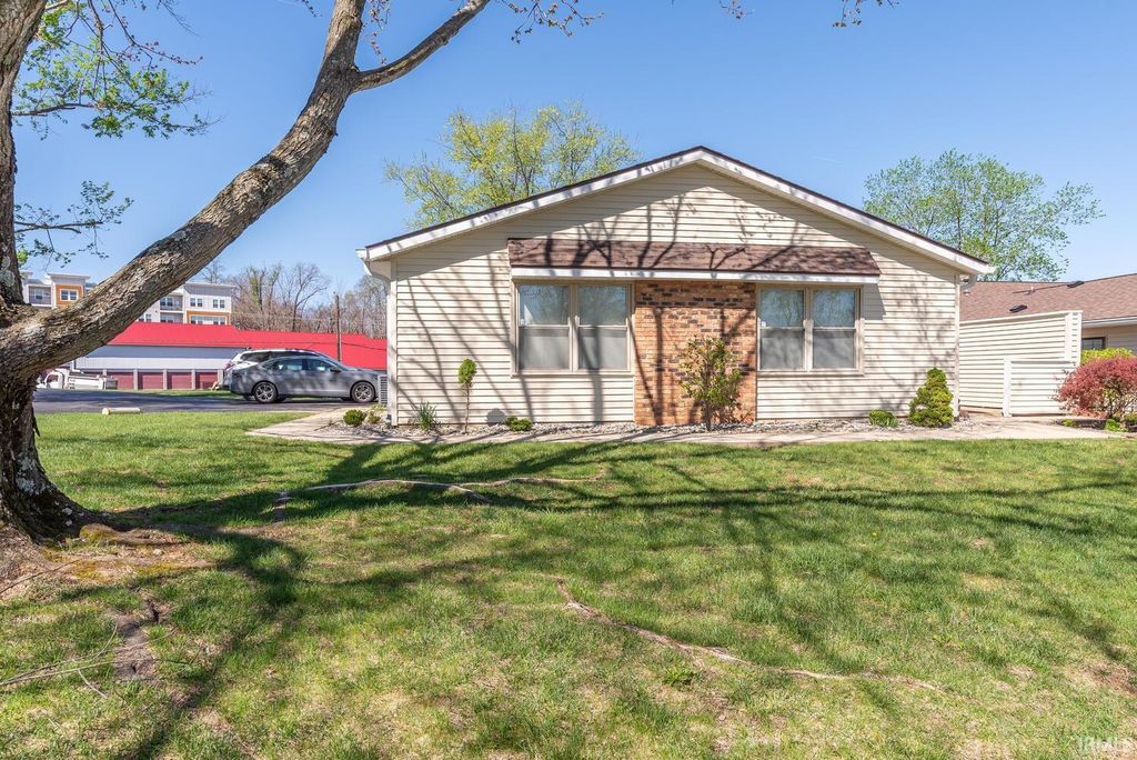 Photo of 721 E Waterloo Court, Bloomington, IN 47401 (MLS # 202615404)