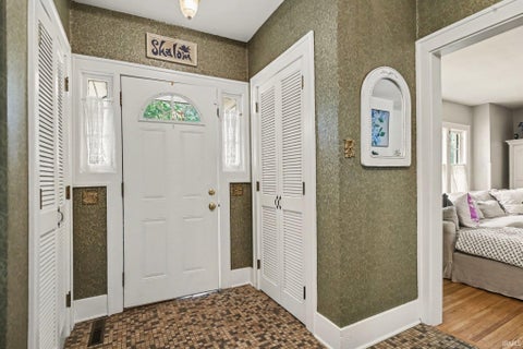 Tiny photo for 131 S Vine Street, Elkhart, IN 46514 (MLS # 202636503)